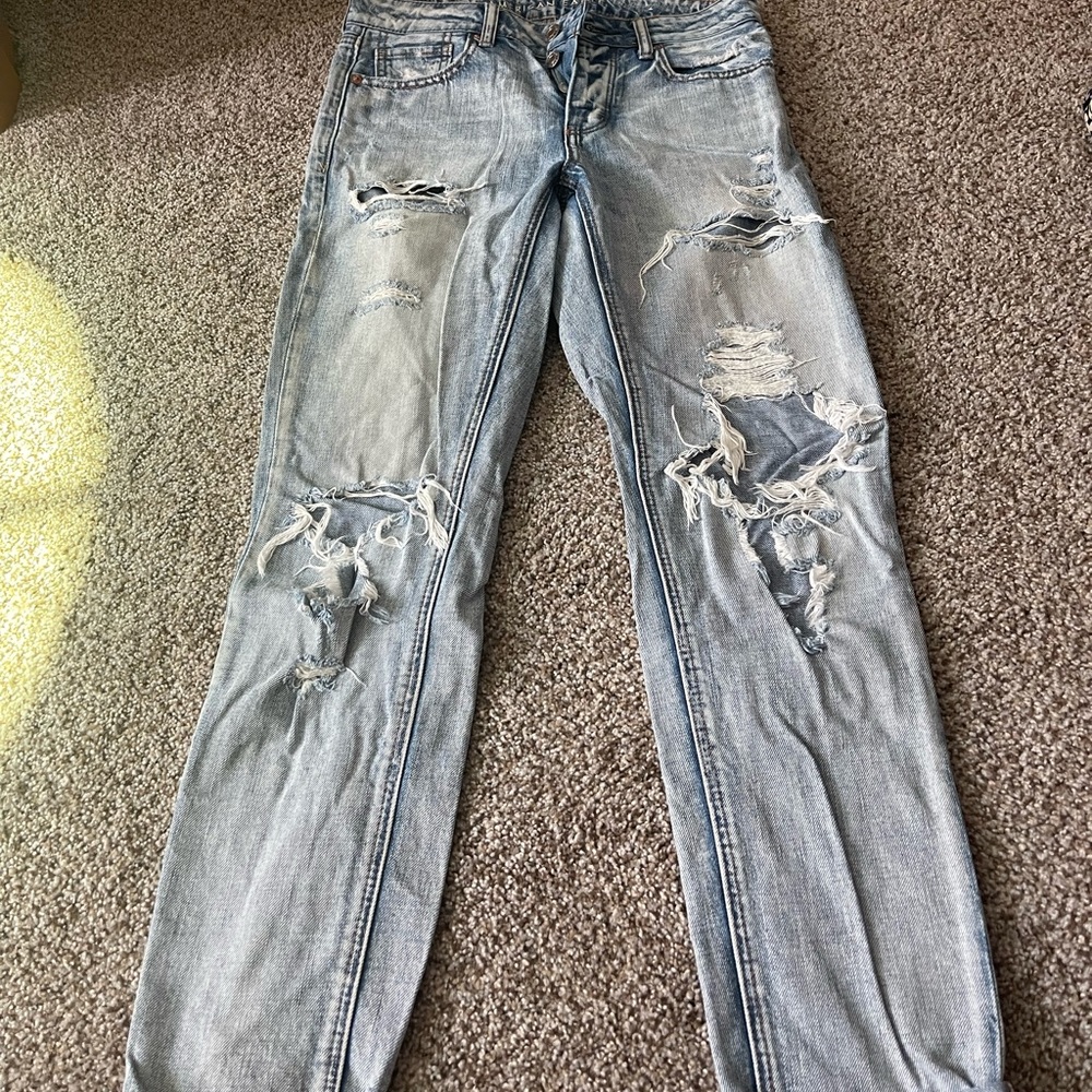 American Eagle ripped mom jeans